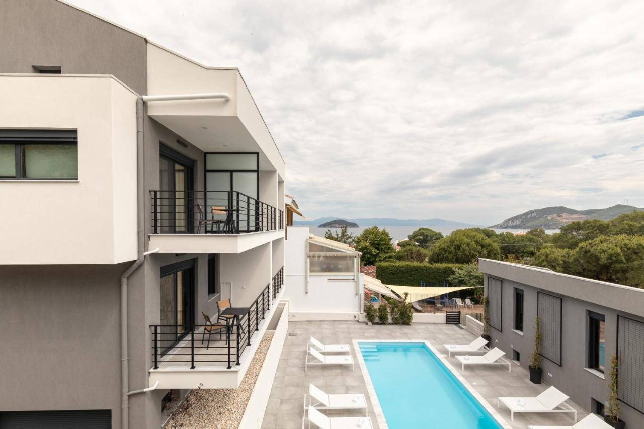 Cove Suites Apartment Nea Iraklitsa Bagian luar foto
